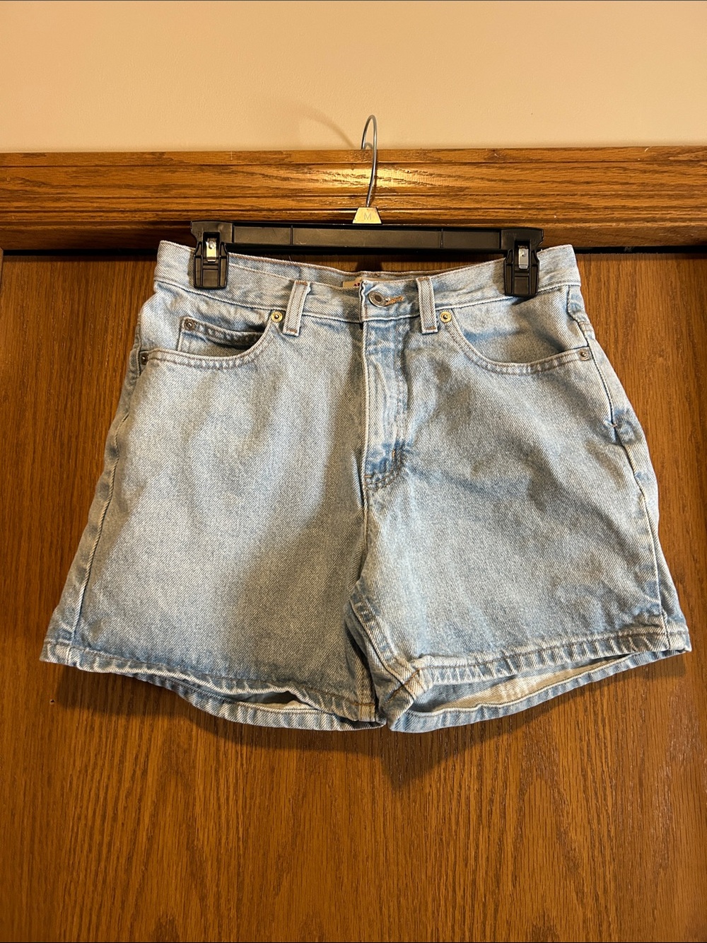 LONDONJEAN Light Blue High-Rise Denim Shorts- size 6